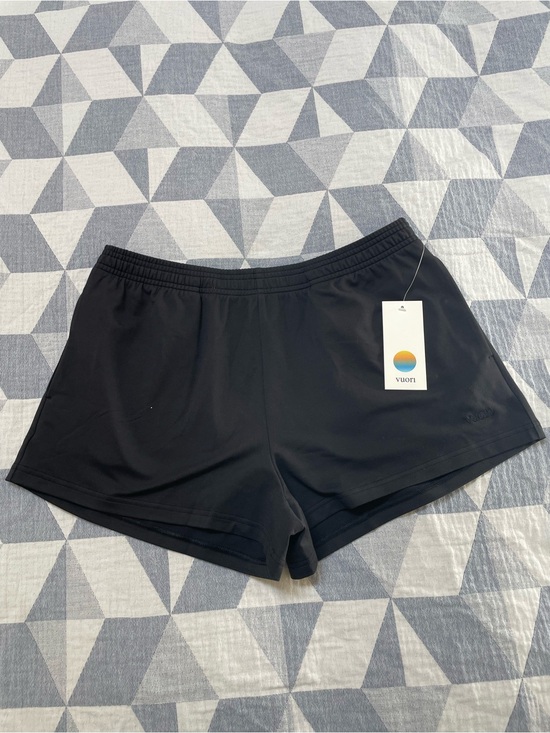 Vuori Pants - Vuori Halo Short Solid Black